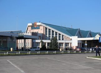 Перед пунктом пропуска «Краковец» накопились сотни автомобилей