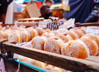 Tłusty czwartek. Где в Варшаве продают самые вкусные пончики?