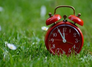 Польша переходит на летнее время: на выходных переводим часы