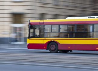 У Варшаві підтримають бездомних і не зобов’язуватимуть їх платити за проїзд