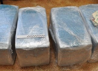 У Польщі зловили українців з 3000 пачок сигарет в авто